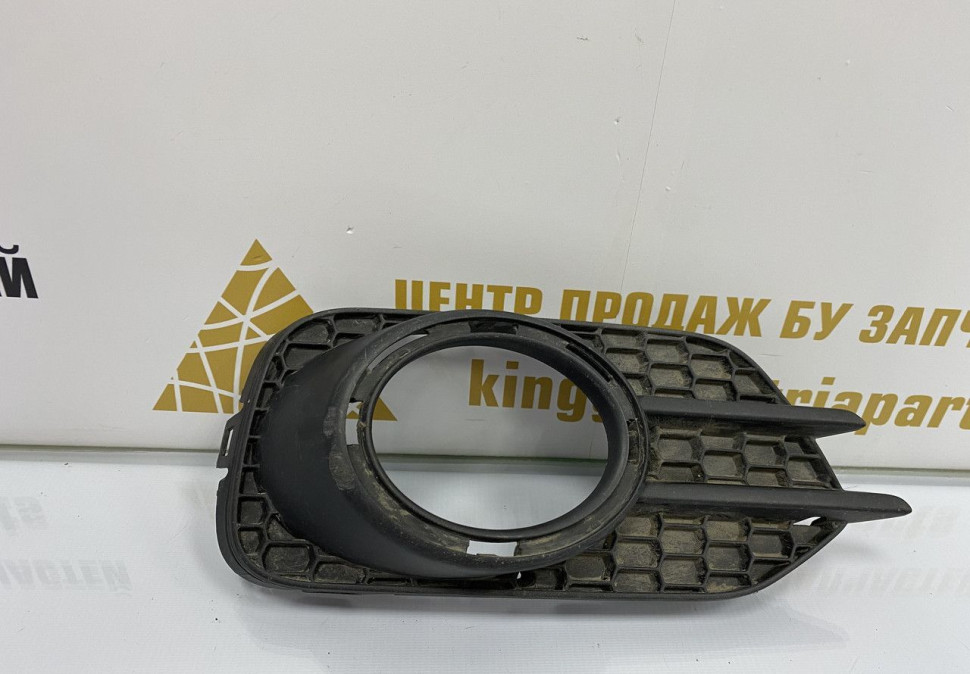 Решетка рамка ПТФ правая Volkswagen Tiguan 1 2011 oem 5N0853666E