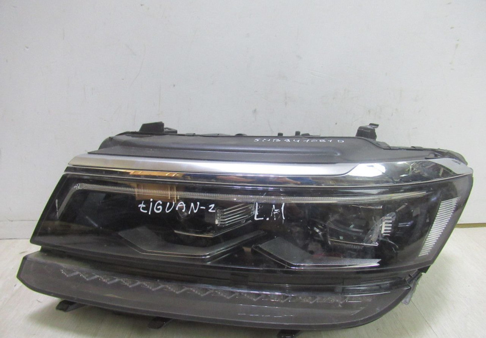 Фара левая LED Volkswagen Tiguan 2 oem 5nb941081d (слом.2креп.)(слом.часть в корпусе) (скл-3)