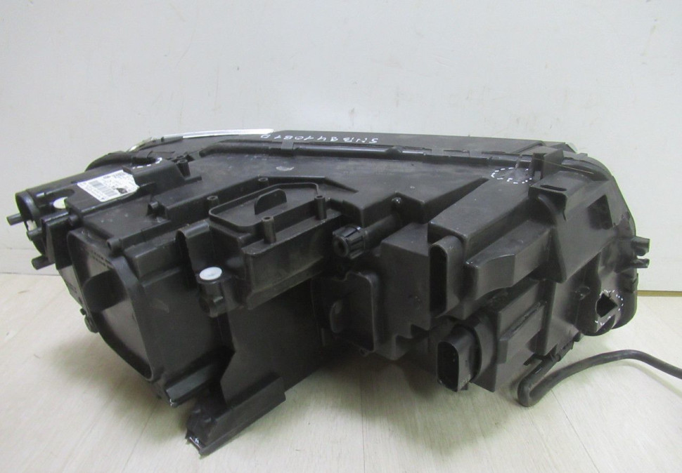 Фара левая LED Volkswagen Tiguan 2 oem 5nb941081d (слом.2креп.)(слом.часть в корпусе) (скл-3)