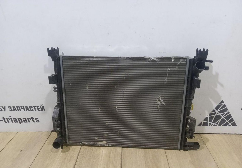 Радиатор охлаждения бу Renault Logan 2 OEM 214106179R
