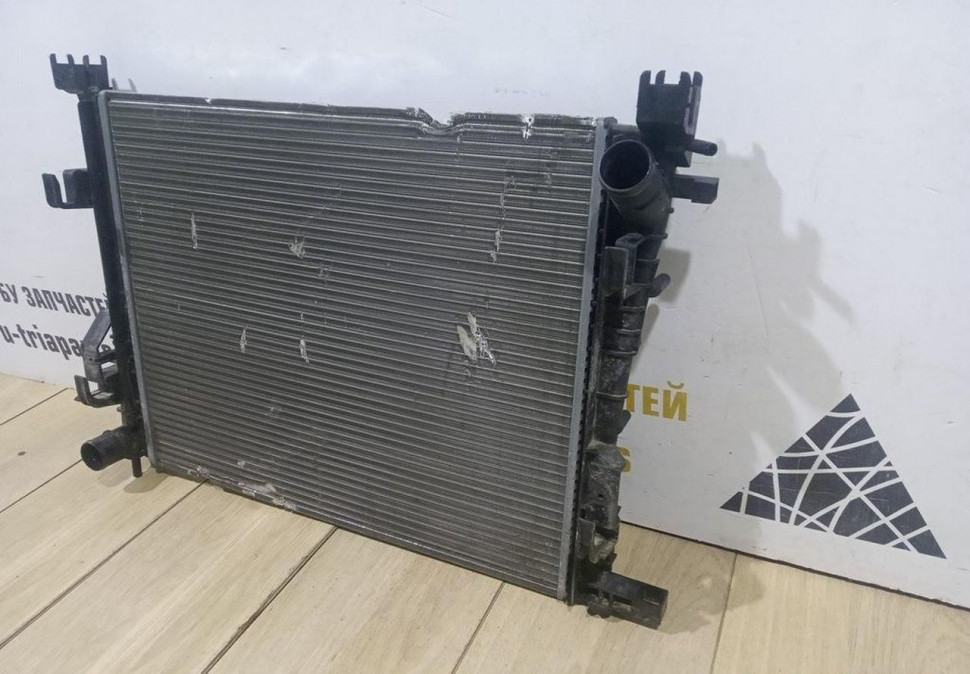 Радиатор охлаждения бу Renault Logan 2 OEM 214106179R Радиатор охлаждения бу Renault Logan 2 OEM 214106179R