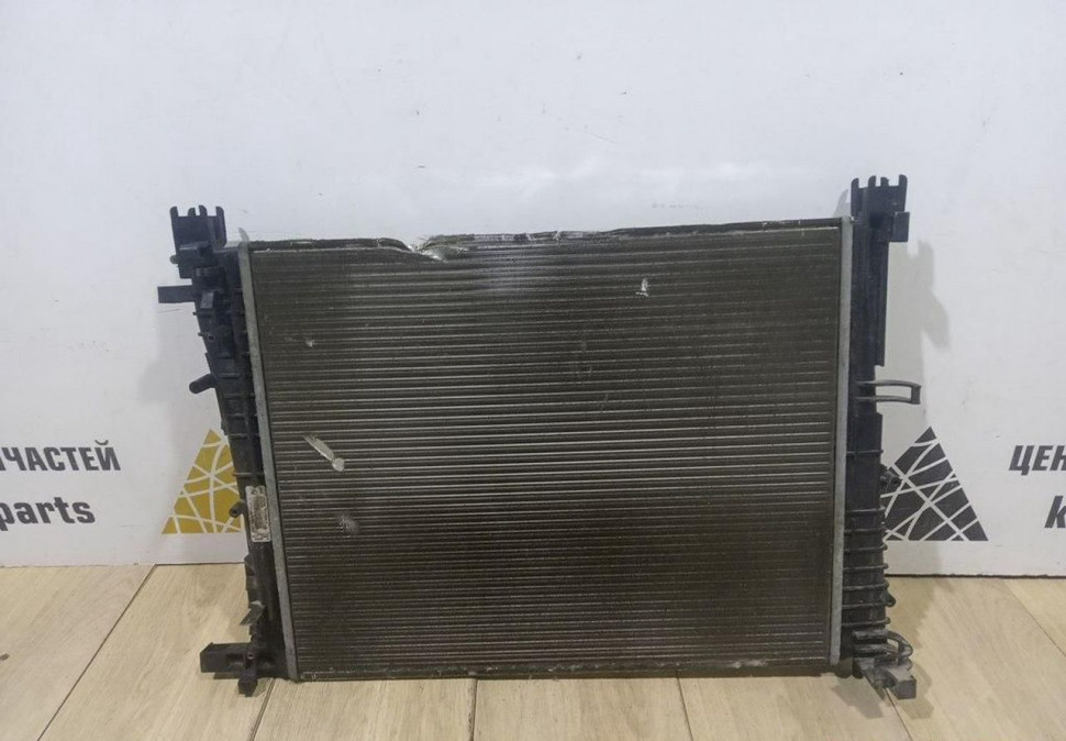 Радиатор охлаждения бу Renault Logan 2 OEM 214106179R Радиатор охлаждения бу Renault Logan 2 OEM 214106179R