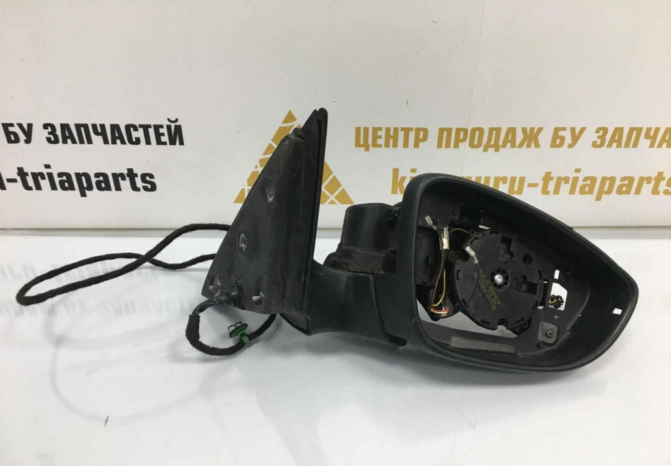 Зеркало правое Volkswagen Jetta 6 2011 OEM 5C7857508R