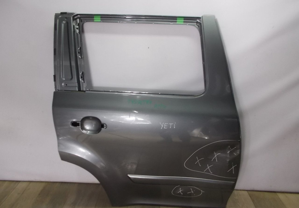 Дверь задняя правая бу Skoda Yeti OEM 5L0833052