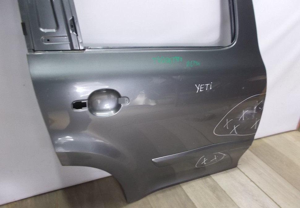 Дверь задняя правая бу Skoda Yeti OEM 5L0833052 Дверь задняя правая бу Skoda Yeti OEM 5L0833052