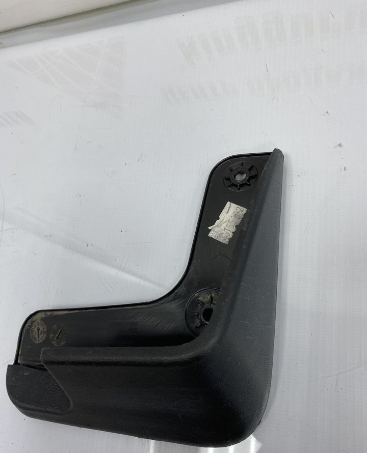 Брызговик задний правый Hyundai Creta OEM 86842M0100 Брызговик задний правый Hyundai Creta OEM 86842M0100