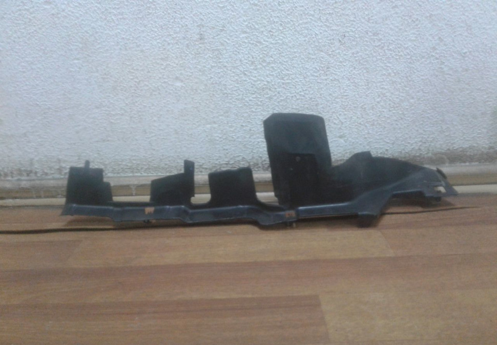 Пыльник радиатора правый  Volkswagen Touran 2 (10-16) oem 1t0121284d