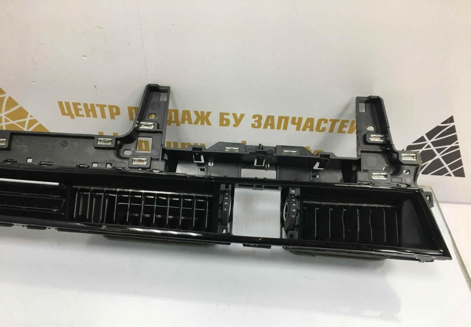 Дефлектор торпеды Volkswagen Passat B8 2015 OEM 3G1858416M041 3G1858416M Дефлектор торпеды Volkswagen Passat B8 2015 OEM 3G1858416M041 3G1858416M