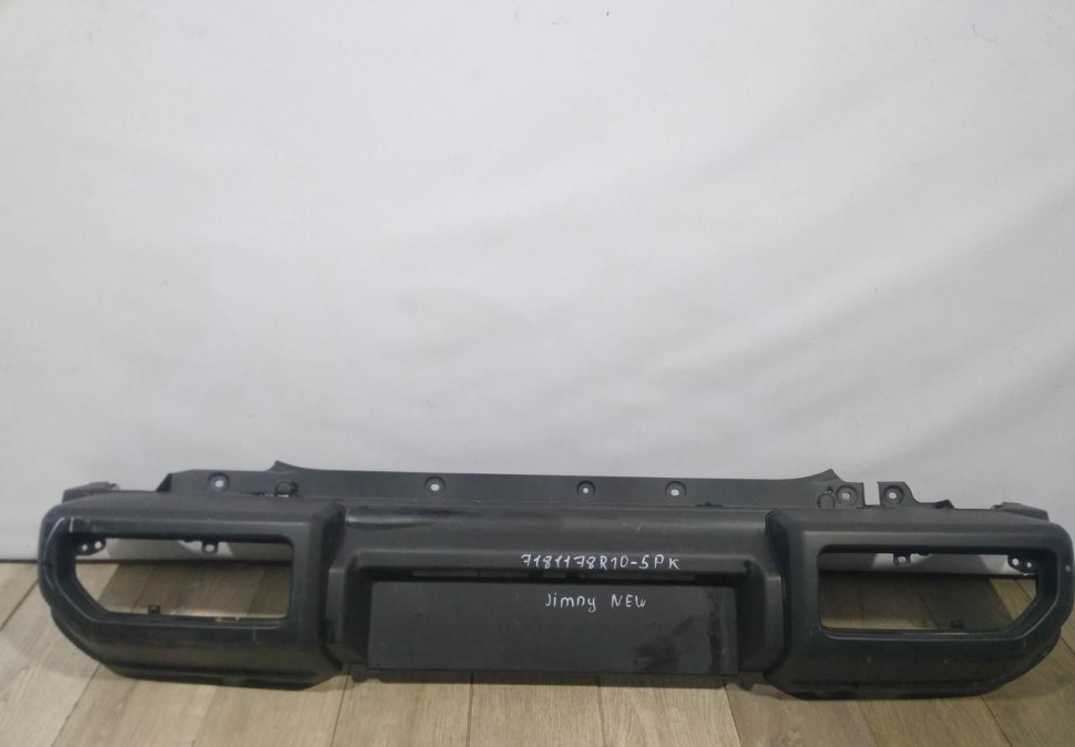 Бампер задний бу Suzuki Jimny FF OEM 7181178R10