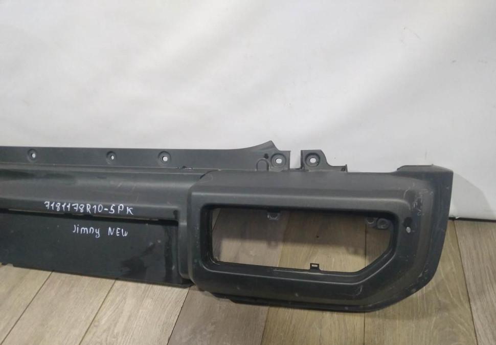 Бампер задний бу Suzuki Jimny FF OEM 7181178R10