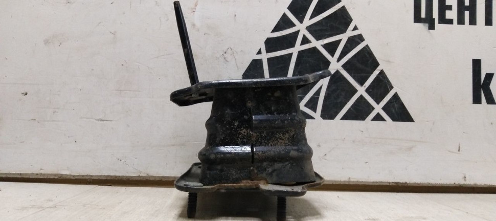 Кронштейн усилителя заднего бампера левый Hyundai Elantra 5 oem 866413X700 (11-16)