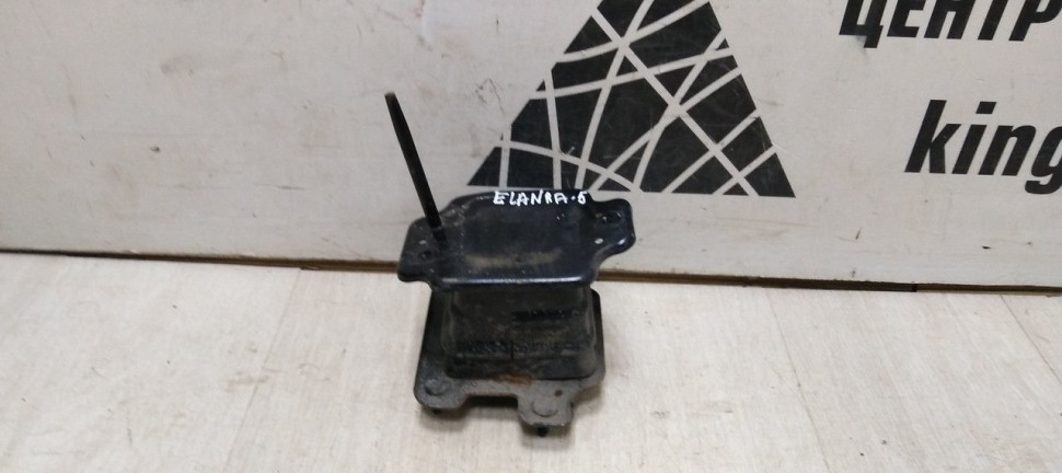 Кронштейн усилителя заднего бампера левый Hyundai Elantra 5 oem 866413X700 (11-16) Кронштейн усилителя заднего бампера левый Hyundai Elantra 5 oem 866413X700 (11-16)