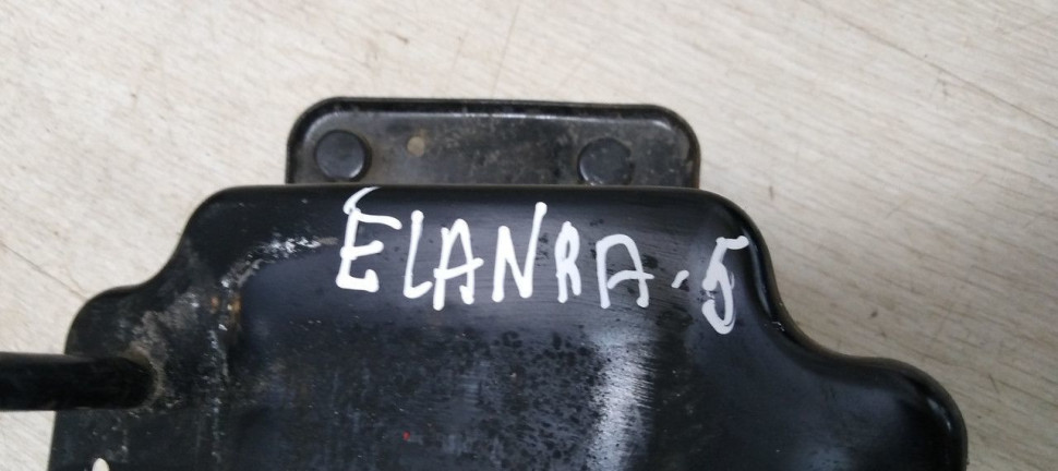 Кронштейн усилителя заднего бампера левый Hyundai Elantra 5 oem 866413X700 (11-16) Кронштейн усилителя заднего бампера левый Hyundai Elantra 5 oem 866413X700 (11-16)