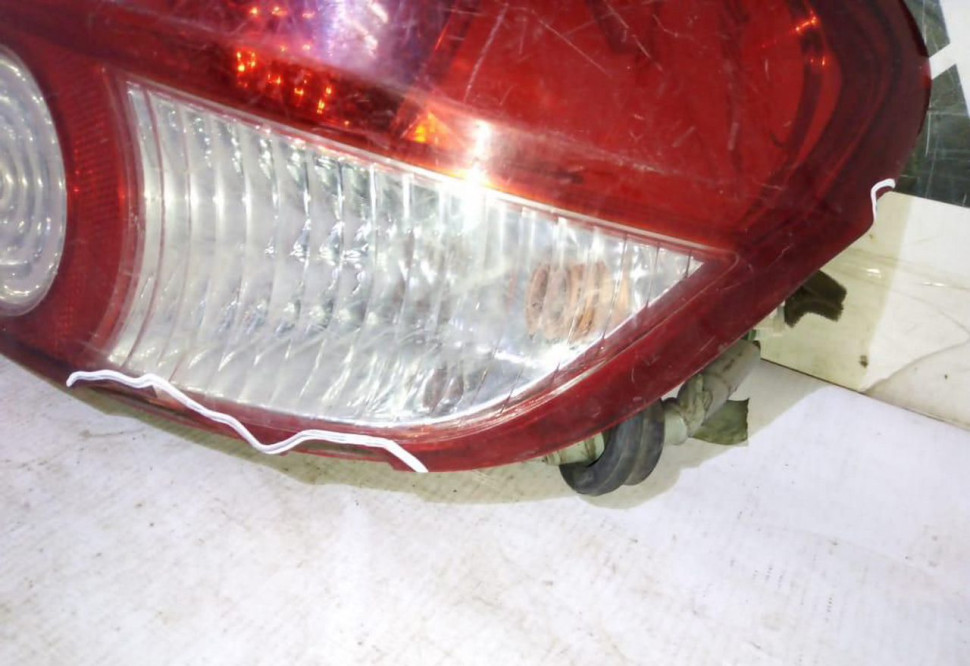 Фонарь правый Hyundai Getz дорест (02-05) (скол корпуса) oem 924021C000 Фонарь правый Hyundai Getz дорест (02-05) (скол корпуса) oem 924021C000