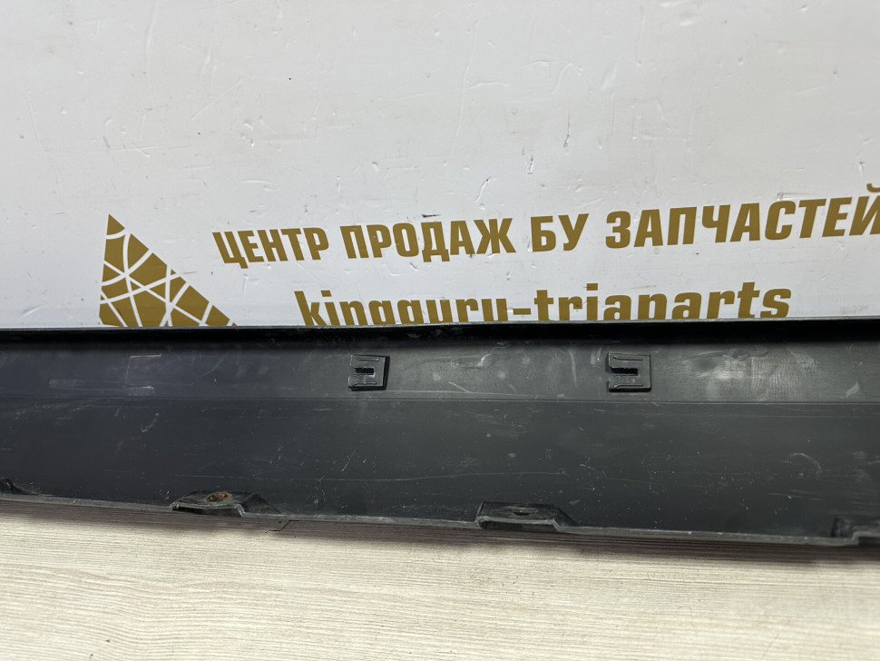 Порог правый бу Skoda Yeti OEM 5L0853856C