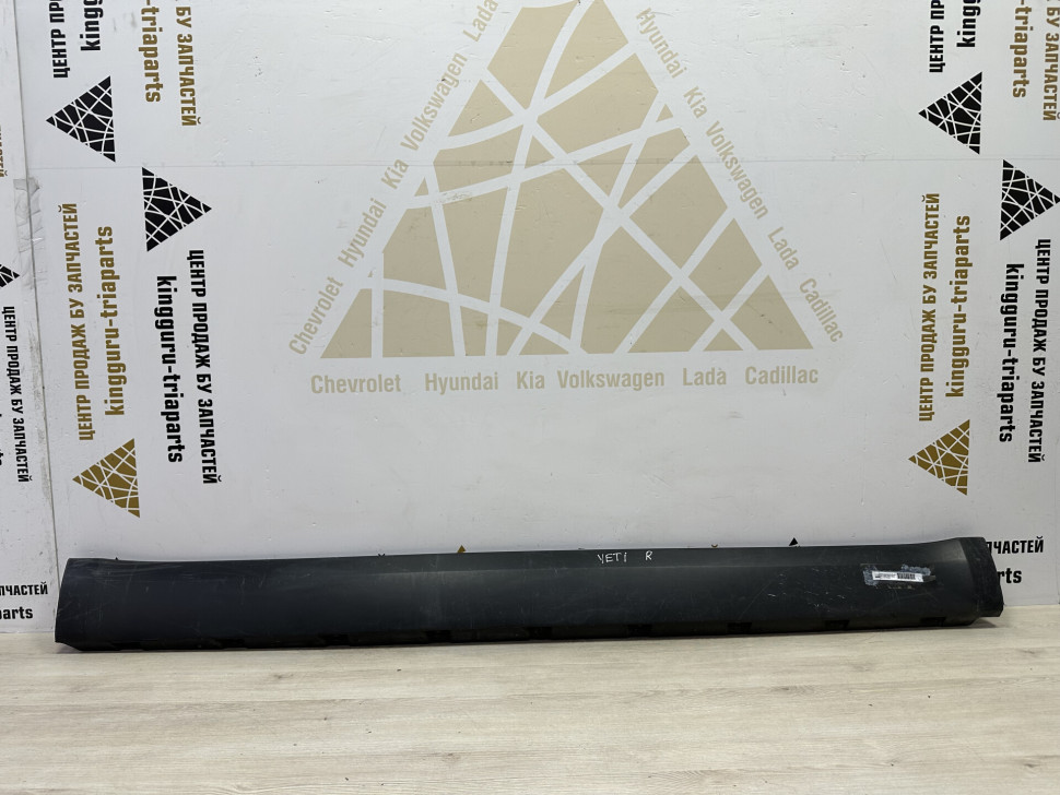 Порог правый бу Skoda Yeti OEM 5L0853856C