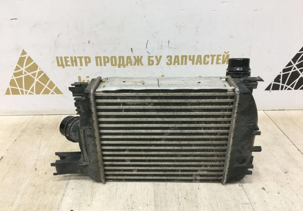 Радиатор интеркулера Renault Duster OEM 144967634R Радиатор интеркулера Renault Duster OEM 144967634R
