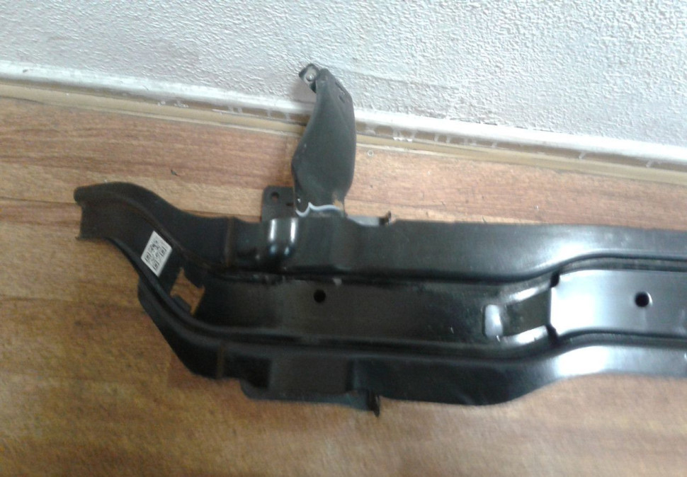 Усилитель переднего бампера Volkswagen Tiguan 2 (16>) вмятина oem 5na807611 Усилитель переднего бампера Volkswagen Tiguan 2 (16>) вмятина oem 5na807611