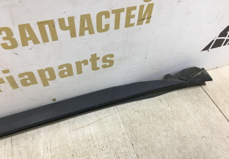 Молдинг лобового стекла BMW 2 F44 2020 OEM 51317475979 Молдинг лобового стекла BMW 2 F44 2020 OEM 51317475979