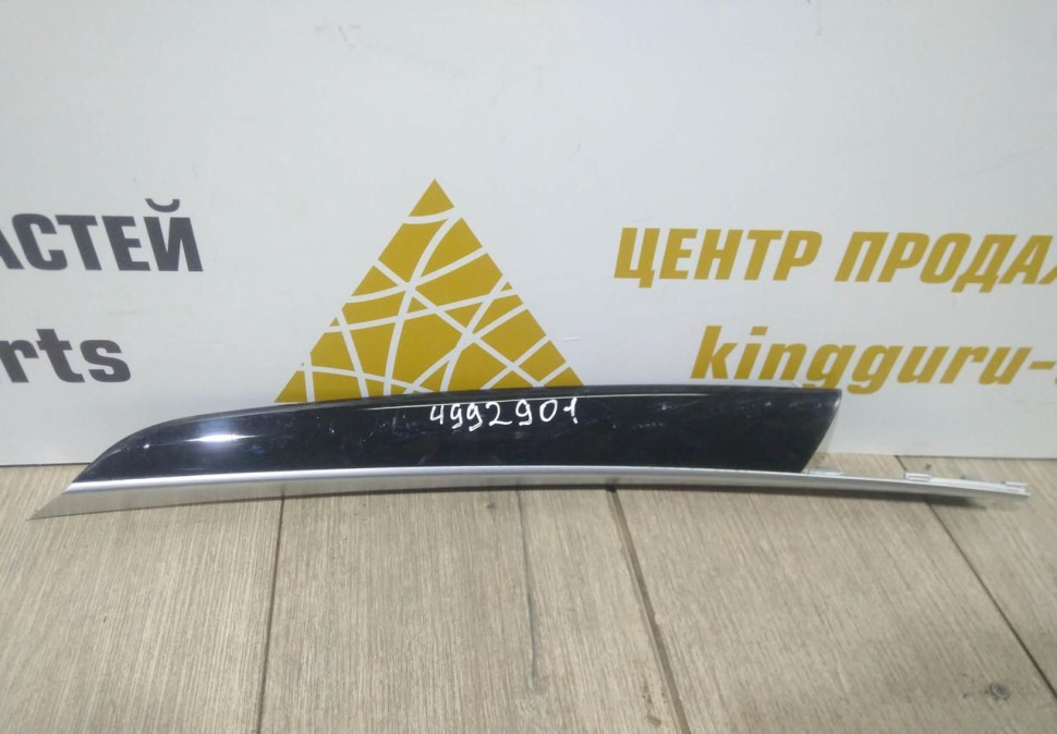 Накладка на торпедо бу BMW X5 E70 OEM 4992901