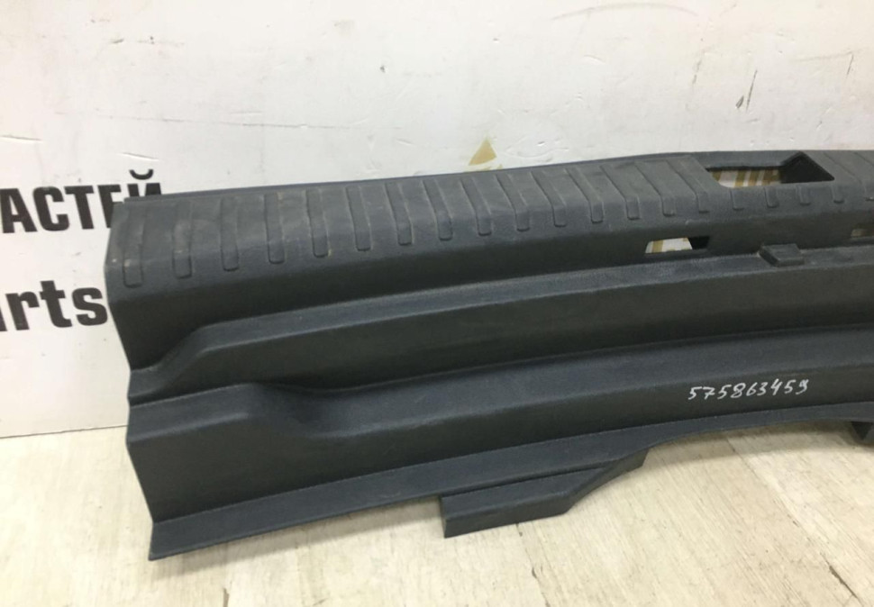 Обивка задней панели Skoda Karoq OEM 575863459