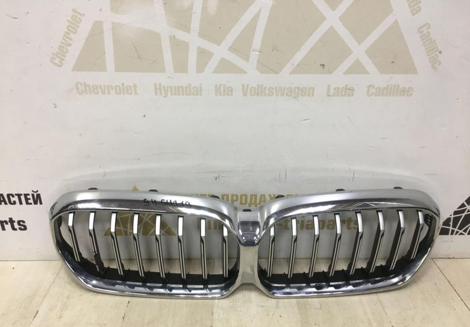 Решетка радиатора BMW 5 G30 рестайлинг OEM 9464219
