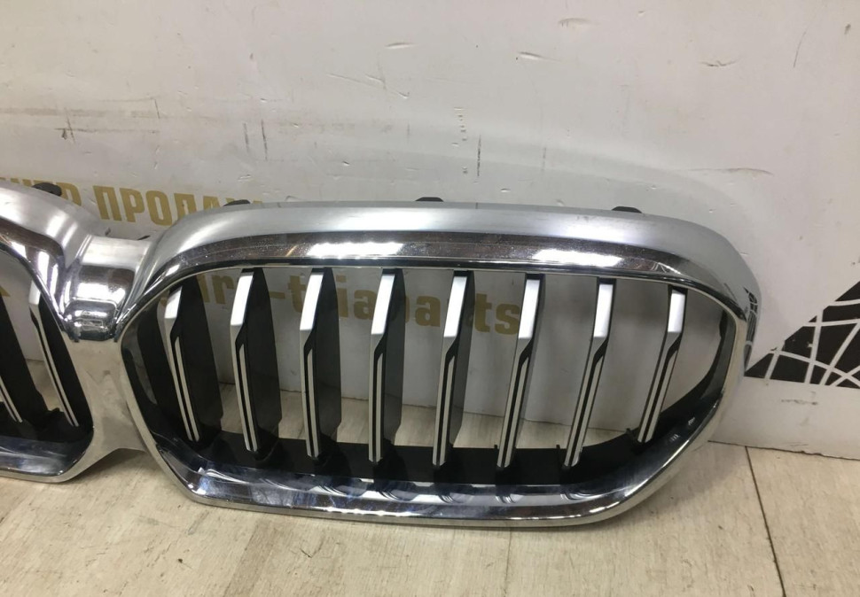 Решетка радиатора BMW 5 G30 рестайлинг OEM 9464219 Решетка радиатора BMW 5 G30 рестайлинг OEM 9464219