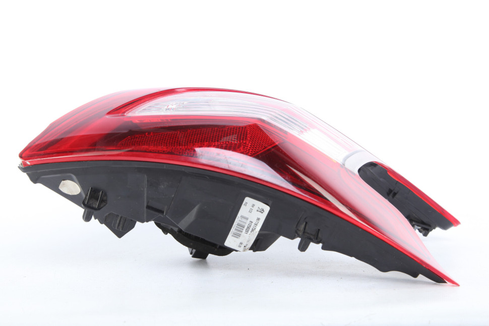 Фонарь задний правый Peugeot 308 Пежо 308 OEM 9677817580