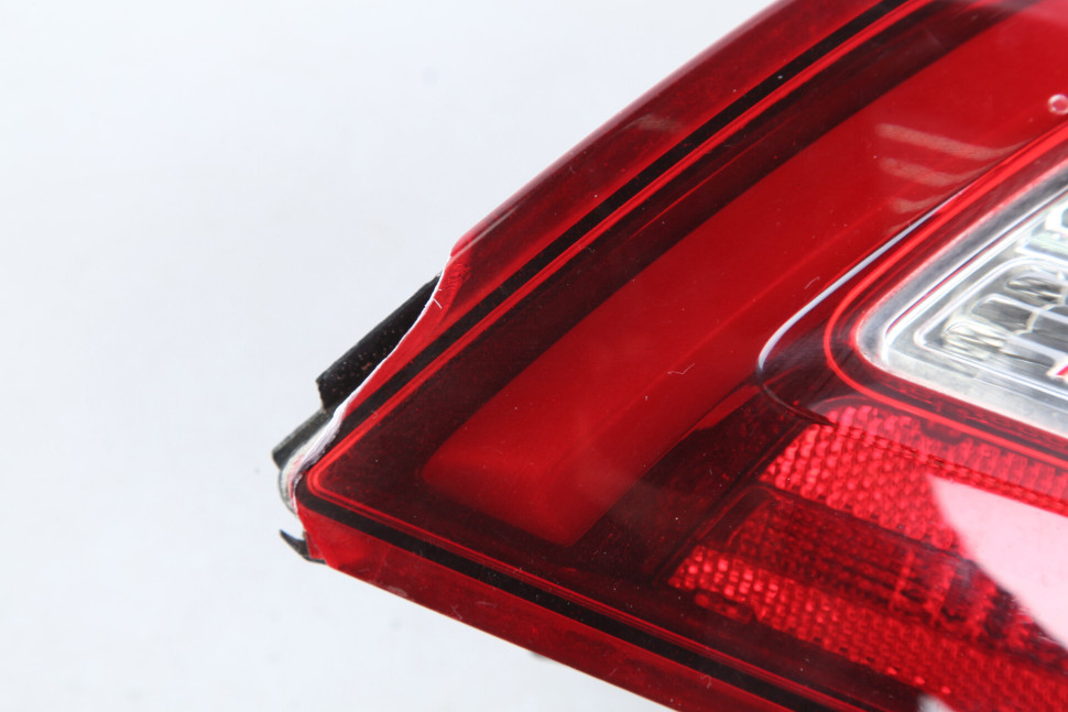 Фонарь задний правый Peugeot 308 Пежо 308 OEM 9677817580