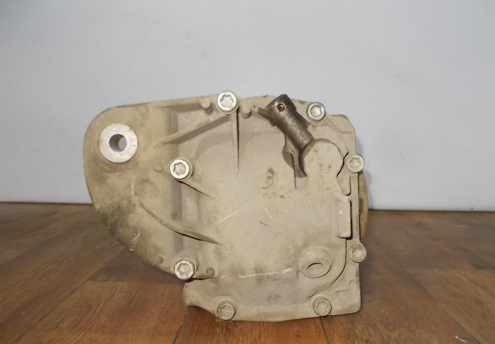 Задний редуктор бу BMW X5 F15 (3.15) OEM 33107636992 Задний редуктор бу BMW X5 F15 (3.15) OEM 33107636992