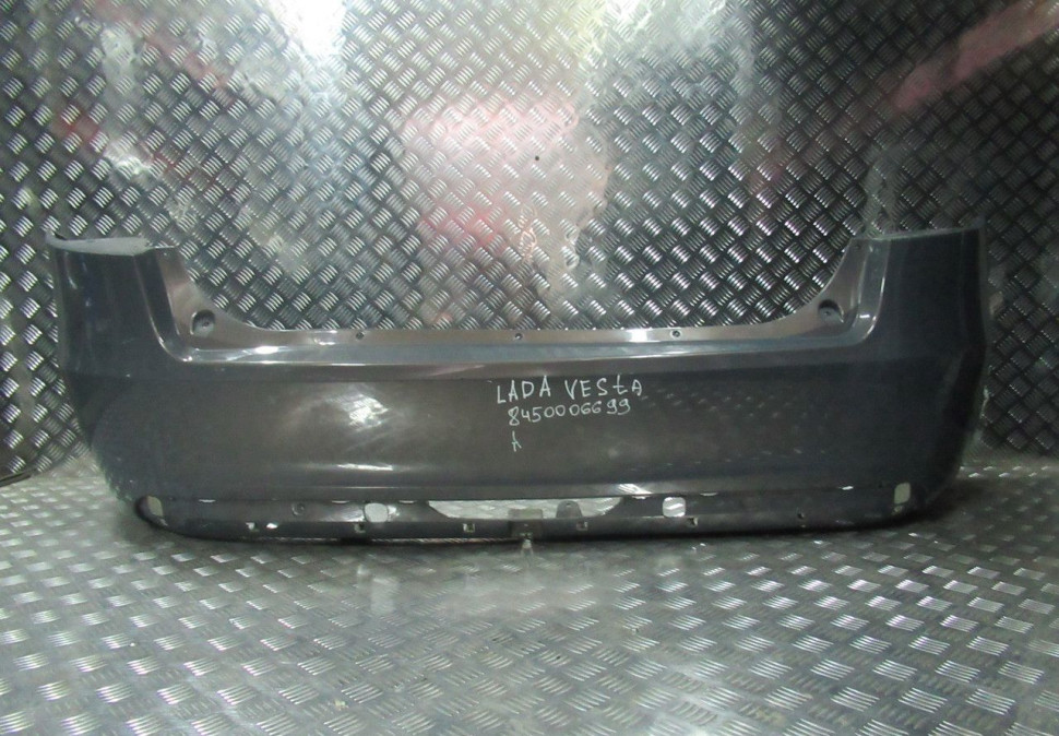 Бампер задний Lada Vesta oem 8450006699 (вмятина) (скл-3)