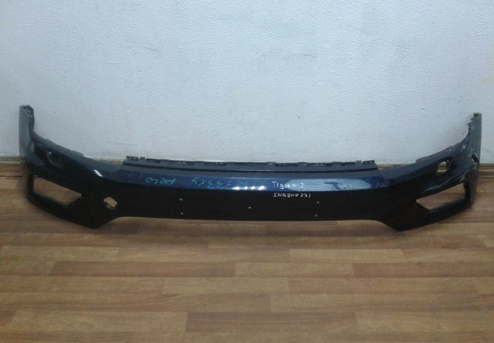 Бампер передний Volkswagen Tiguan 2 oem 5nr807221 (трещина) (скл-3)