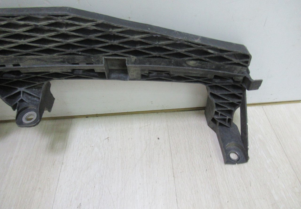 Усилитель переднего бампера пластиковый Volkswagen Passat CC (08>) oem 3c8807889