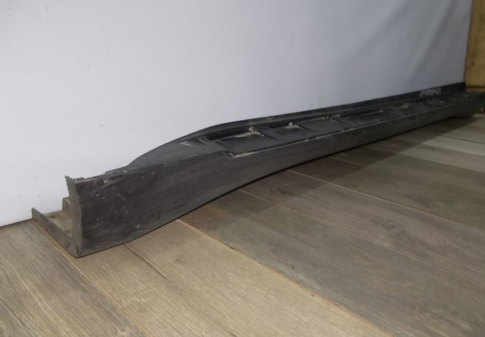 Порог правый BMW X6 E71 OEM 51777184420 Порог правый BMW X6 E71 OEM 51777184420