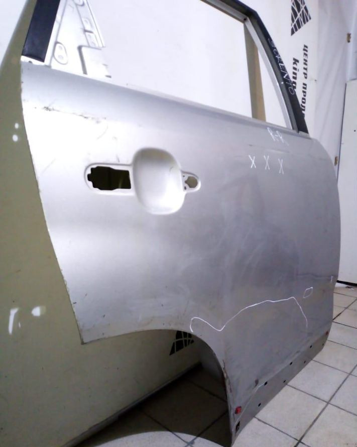 Дверь задняя правая Kia Sorento 2 oem 770042P010 (скл-3)