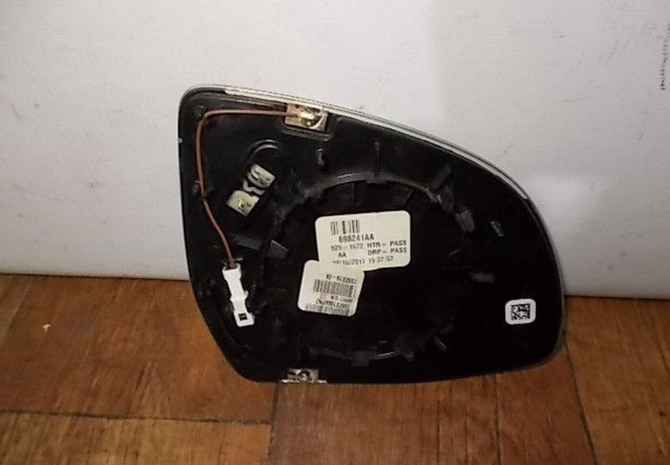 Зеркальный элемент левый бу BMW X5 F15 OEM 51167291247