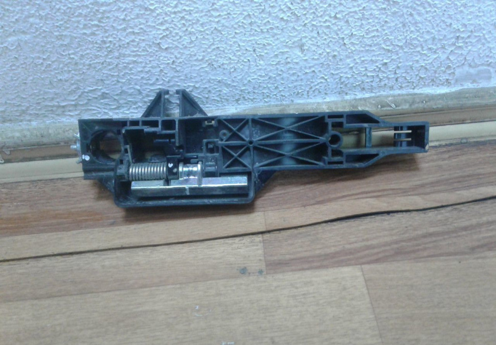 Механизм открывания двери передний левый Lada Vesta oem 8450039482 (скл-3)