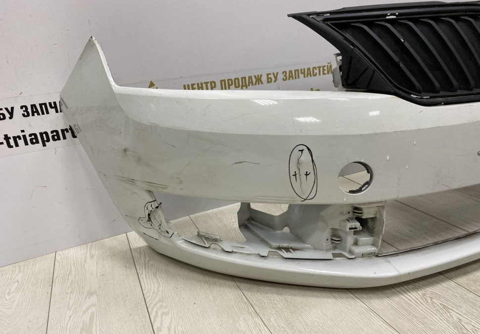 Бампер передний Skoda Rapid OEM 60U807221F