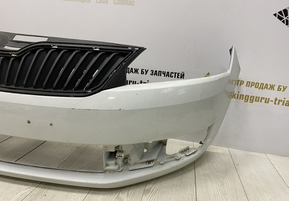 Бампер передний Skoda Rapid OEM 60U807221F