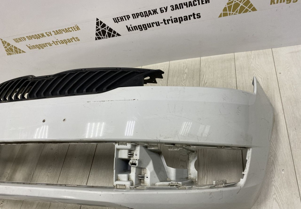 Бампер передний Skoda Rapid OEM 60U807221F