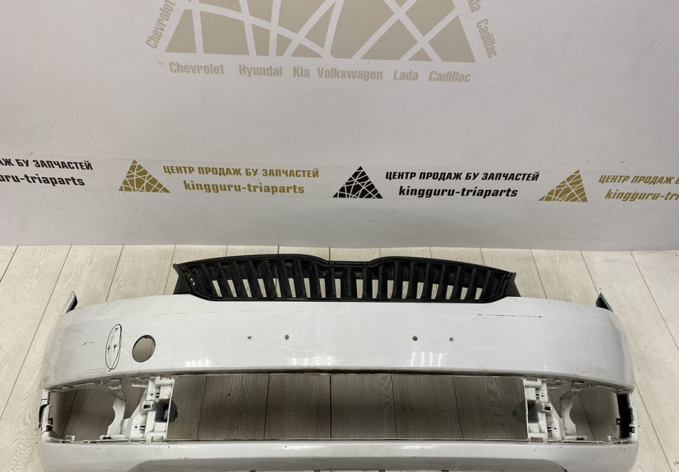 Бампер передний Skoda Rapid OEM 60U807221F