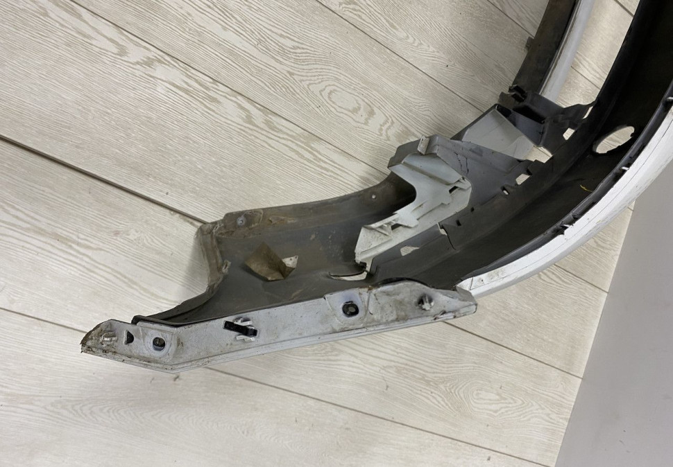 Бампер передний Skoda Rapid OEM 60U807221F