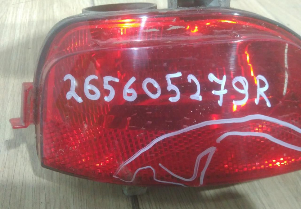 Фонарь противотуманный правый бу Renault Logan Stepway 2 OEM 265605279R