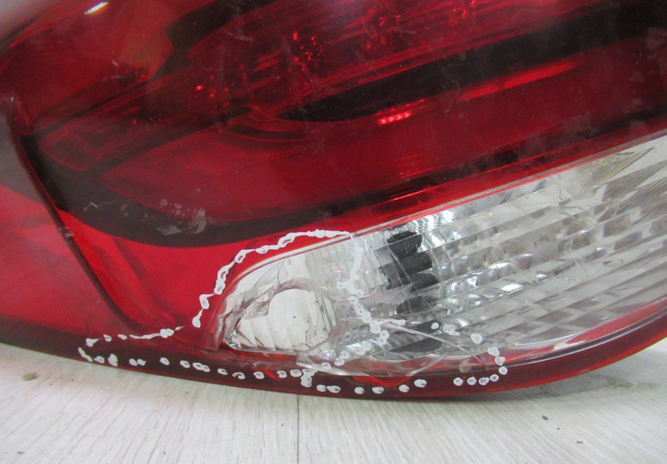 Фонарь левый Hyundai I40 (15>) унив oem 924013Z500 (слом.стекло)
