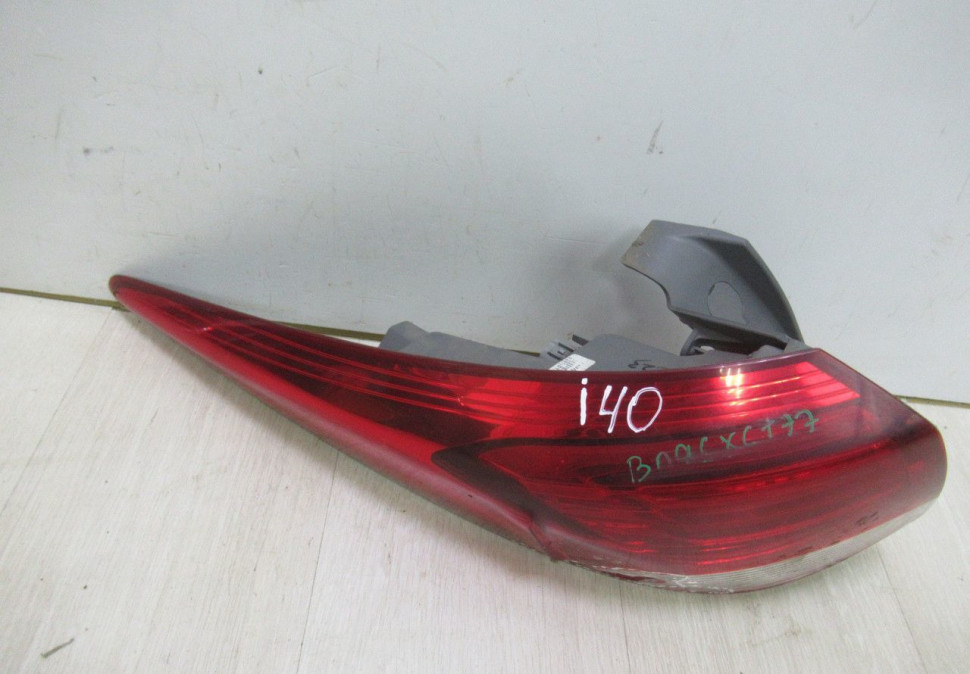 Фонарь левый Hyundai I40 (15>) унив oem 924013Z500 (слом.стекло)