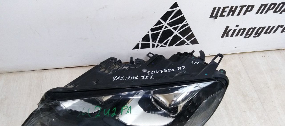 Фара левая Volkswagen Touareg NF рест ксенон oem 7p1941751b