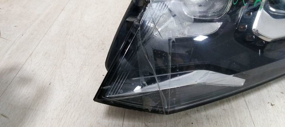 Фара левая Volkswagen Touareg NF рест ксенон oem 7p1941751b