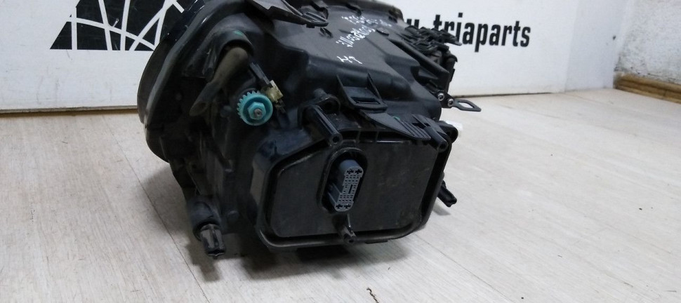 Фара левая Volkswagen Touareg NF рест ксенон oem 7p1941751b