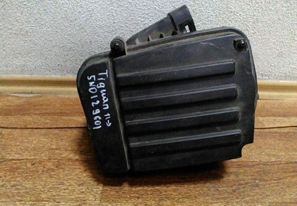 Корпус воздушного фильтра Volkswagen Tiguan (11>) запаян oem 5n0129601