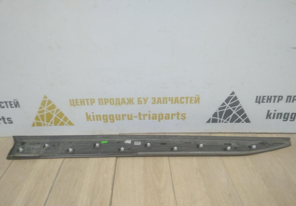 Молдинг двери передний правый бу Skoda Superb 3 OEM 3V0853294